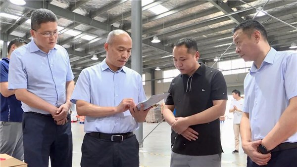 倪志品调研电子商务工作时强调 做大做强电商产业 助推我市电商经济高效发展